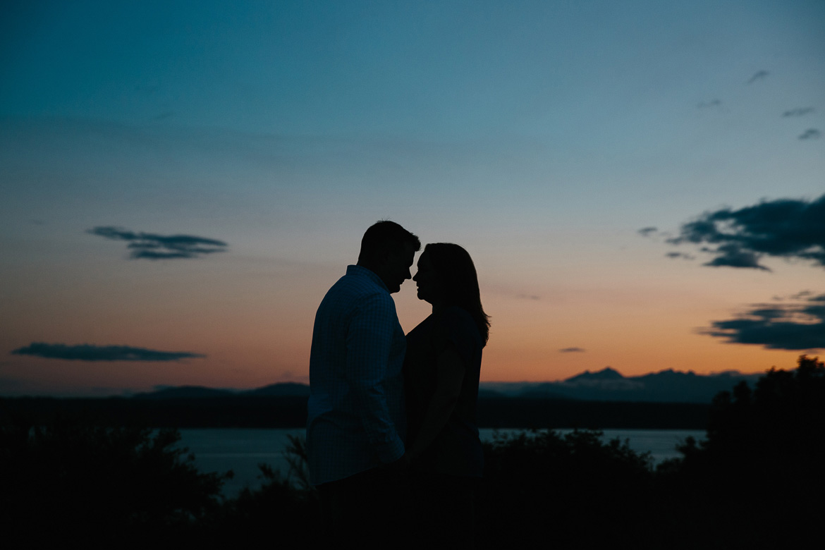 Sunset engagement session in Discovery Park in Seattle, WA