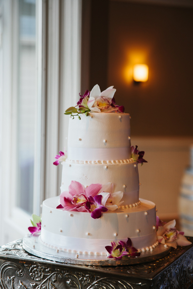 Cake detail at Columbia Winery wedding reception in Woodinville, WA